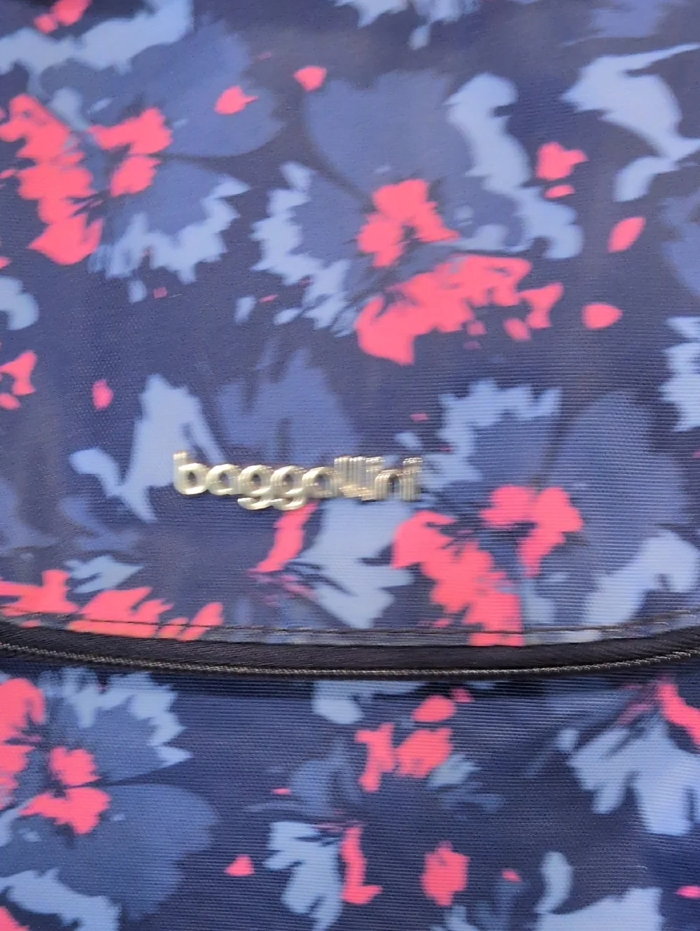 Baggallini Amanda Floral Navy Crossbody with Pink Accents - Picture 3 of 15